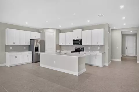 Kitchen - 5016 124th Ave E, Parrish, FL 34219 photo 2 of 3