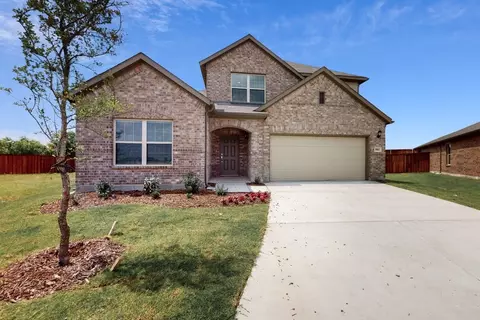 Exterior - 7204 Poplar Dr, Argyle, TX 76226 photo 2 of 11