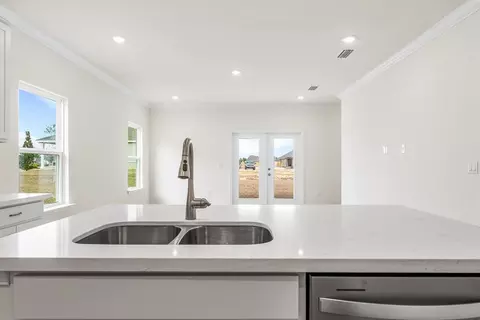 Kitchen - 23 Splendor Run, Freeport, FL 32439 photo 2 of 10