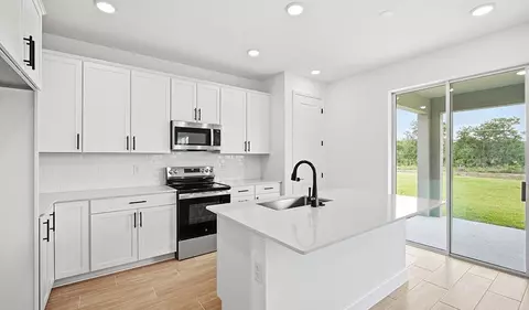 Kitchen - 14522 Banks Ct, Parrish, FL 34219 photo 2 of 5