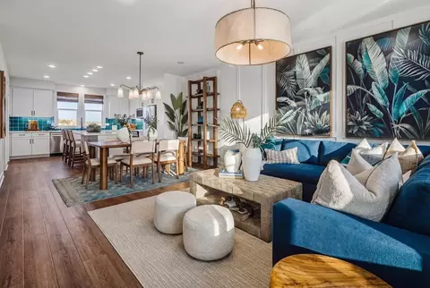 Living - 4520 W El Segundo Blvd, Hawthorne, CA 90250 photo 2 of 2