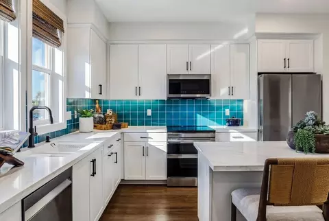 Kitchen - 4520 W El Segundo Blvd, Hawthorne, CA 90250 photo 2 of 2