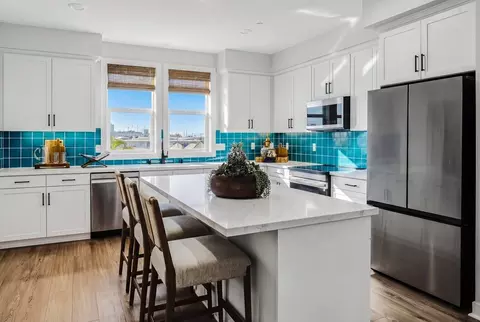 Kitchen - 4520 W El Segundo Blvd, Hawthorne, CA 90250 photo 1 of 2