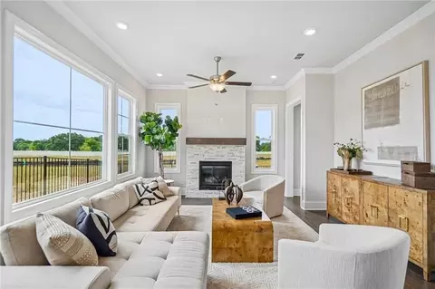 56 Nicholas Dr, Hoschton, GA 30548