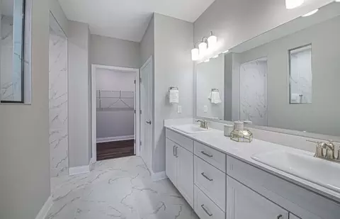 Bath - 50745 Crusader Dr, Macomb, MI 48044 photo 2 of 4