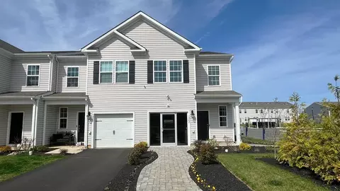 1242 Susan Cir, Breinigsville, PA 18031