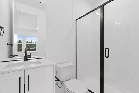 Bath - 18805 99th Ct NE UNIT C, Bothell, WA 98011 photo 2 of 5