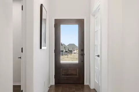 Entry Way - 2105 W Aurora St, Broken Arrow, OK 74014 photo 11 of 15