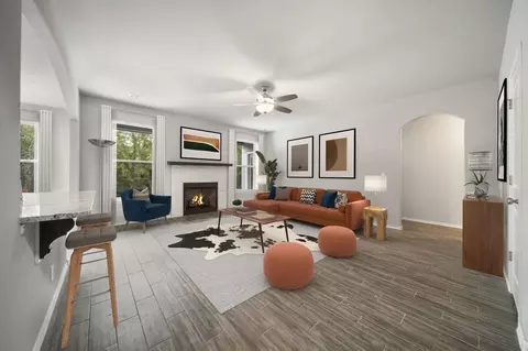 Living - 2105 W Aurora St, Broken Arrow, OK 74014 photo 1 of 10