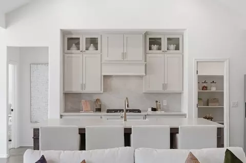 Kitchen - 2105 W Aurora St, Broken Arrow, OK 74014 photo 8 of 8