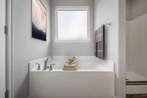 Bath - 2105 W Aurora St, Broken Arrow, OK 74014 photo 3 of 13