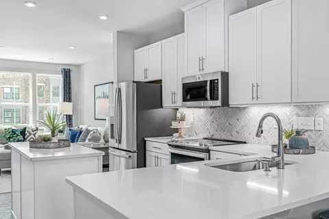 Kitchen - 3018 Eastern Ave NE, Washington, DC 20018 photo 4 of 8