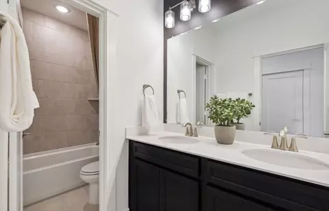 Bath - 11045 Abbotsbury Rd, Haslet, TX 76052 photo 4 of 4