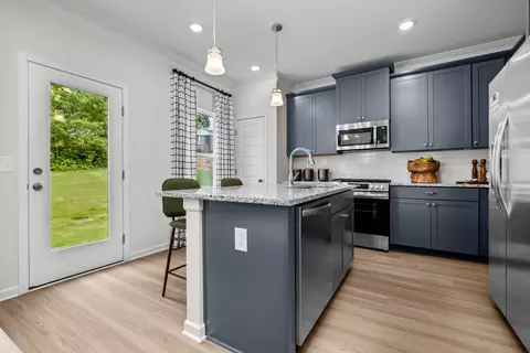 Kitchen - 7350 Upland Loop, Leeds, AL 35094 photo 5 of 6