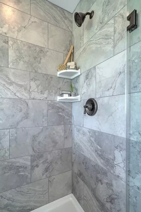 Bath - 800 Orchard Rd, Lititz, PA 17543 photo 5 of 15