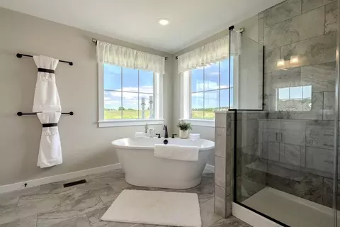 Bath - 800 Orchard Rd, Lititz, PA 17543 photo 2 of 15