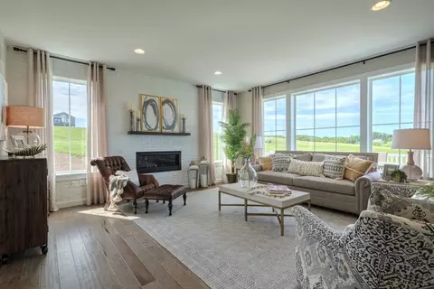 Living - 800 Orchard Rd, Lititz, PA 17543 photo 6 of 15