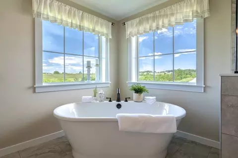 Bath - 800 Orchard Rd, Lititz, PA 17543 photo 3 of 15