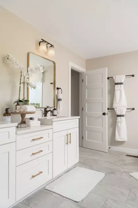Bath - 800 Orchard Rd, Lititz, PA 17543 photo 8 of 15