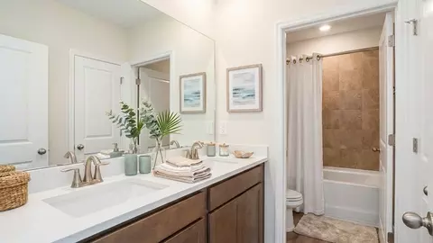 Bath - 35231 Flower Patch Dr, Dade City, FL 33525 photo 3 of 6