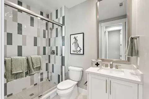 Bath - 1950 Mary Way, Dublin, CA 94568 photo 3 of 3