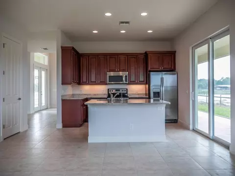 910 39th St SW, Naples, FL 34117 photo 2