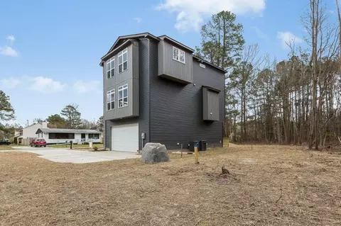 Exterior - 234 Hall Rd, Hampton, VA 23664 photo 7 of 12