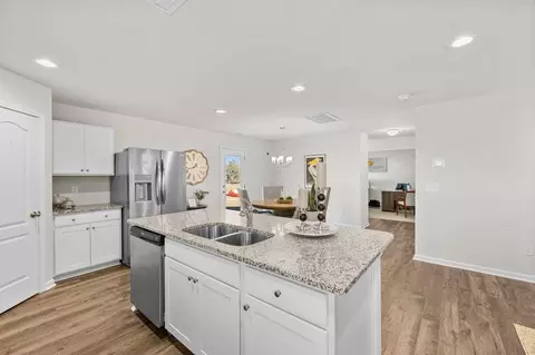 Kitchen - 3020 Emberly Dr, Roebuck, SC 29376 photo 8 of 9