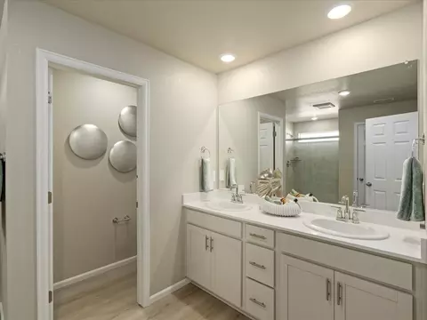 Bath - 1633 Colorado River Dr, Windsor, CO 80550 photo 3 of 3
