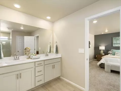 Bath - 1633 Colorado River Dr, Windsor, CO 80550 photo 2 of 3