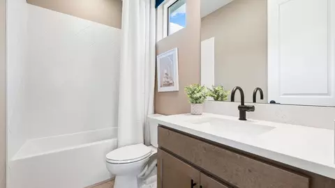 Bath - 1009 Tassleflower Trl, Saint Cloud, FL 34771 photo 3 of 18