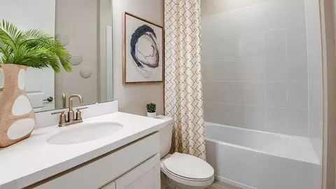 Bath - 1009 Tassleflower Trl, Saint Cloud, FL 34771 photo 5 of 18