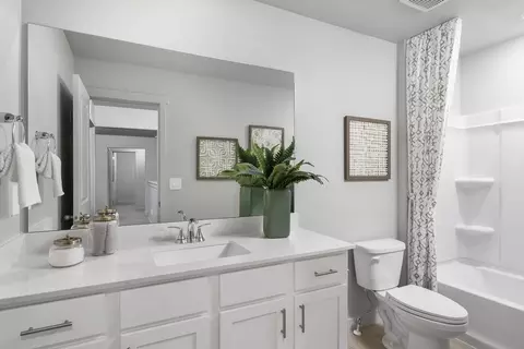 Bath - 3426 N Hannah St, Eagle Mountain, UT 84005 photo 4 of 5