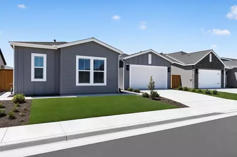 Exterior - 8429 Bareback Ave, Shafter, CA 93263 photo 2 of 5