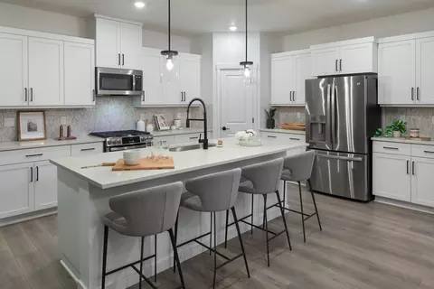 Kitchen - 3887 SW 38th St, Gresham, OR 97080 photo 2 of 3