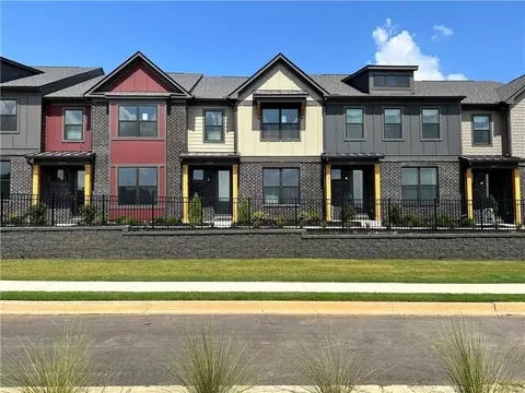 255 Barracks Way, Hoschton, GA 30548