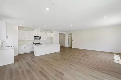 Living - 27365 Dunite Dr, Perris, CA 92571 photo 2 of 4