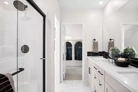 Bath - 723-745 E Route 66, Glendora, CA 91740 photo 4 of 10