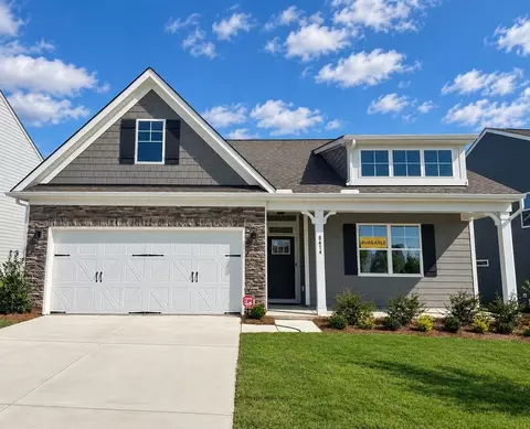 8414 Acadia Pkwy, Sherrills Ford, NC 28673