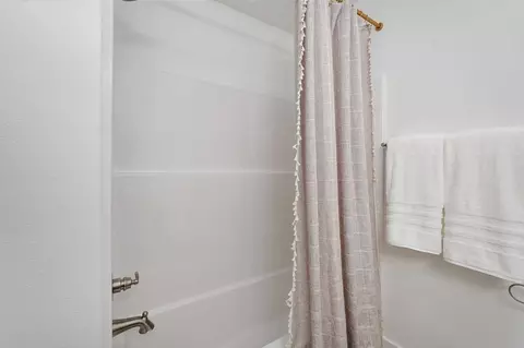 Bath - 13701 E 41st, Tulsa, OK 74134 photo 6 of 10