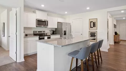 Kitchen - 7331 Babbling Brook Ln, Corryton, TN 37721 photo 3 of 6