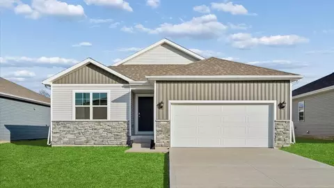 933 8th St NW, Bondurant, IA 50035
