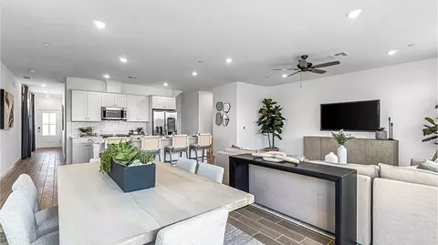 Dining - 1787 Mohave Rd S, Madera, CA 93636 photo 3 of 3