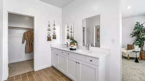 Bath - 1787 Mohave Rd S, Madera, CA 93636 photo 1 of 7