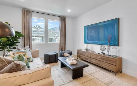 Living - 4 S Starlight Ln, Mapleton, UT 84664 photo 2 of 9