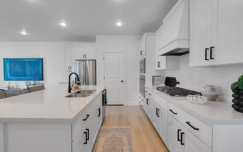 Kitchen - 4 S Starlight Ln, Mapleton, UT 84664 photo 7 of 17
