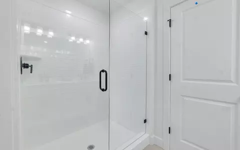 Bath - 4 S Starlight Ln, Mapleton, UT 84664 photo 6 of 12