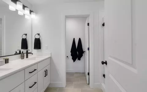 Bath - 4 S Starlight Ln, Mapleton, UT 84664 photo 4 of 12