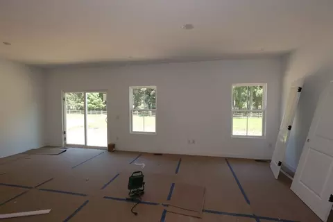 Living - 2141 Ellen Dr, Springfield, OH 43528 photo 2 of 3
