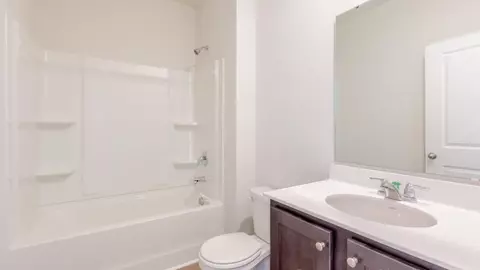 Bath - 574 Settings Dr E, Yemassee, SC 29945 photo 1 of 6